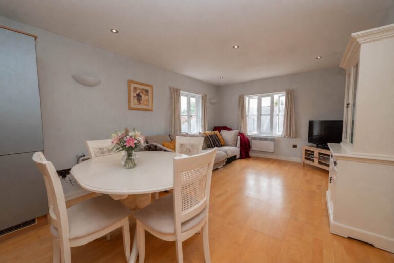 Property Image 0 Property Image 0